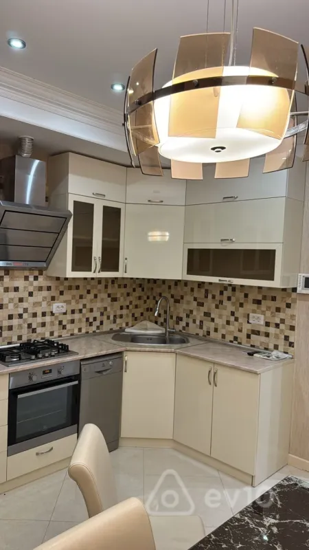 Kirayə verilir 3 otaqlı yeni tikili 95 m²