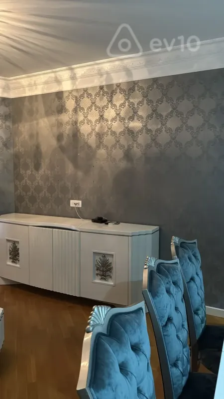 Kirayə verilir 3 otaqlı yeni tikili 95 m²