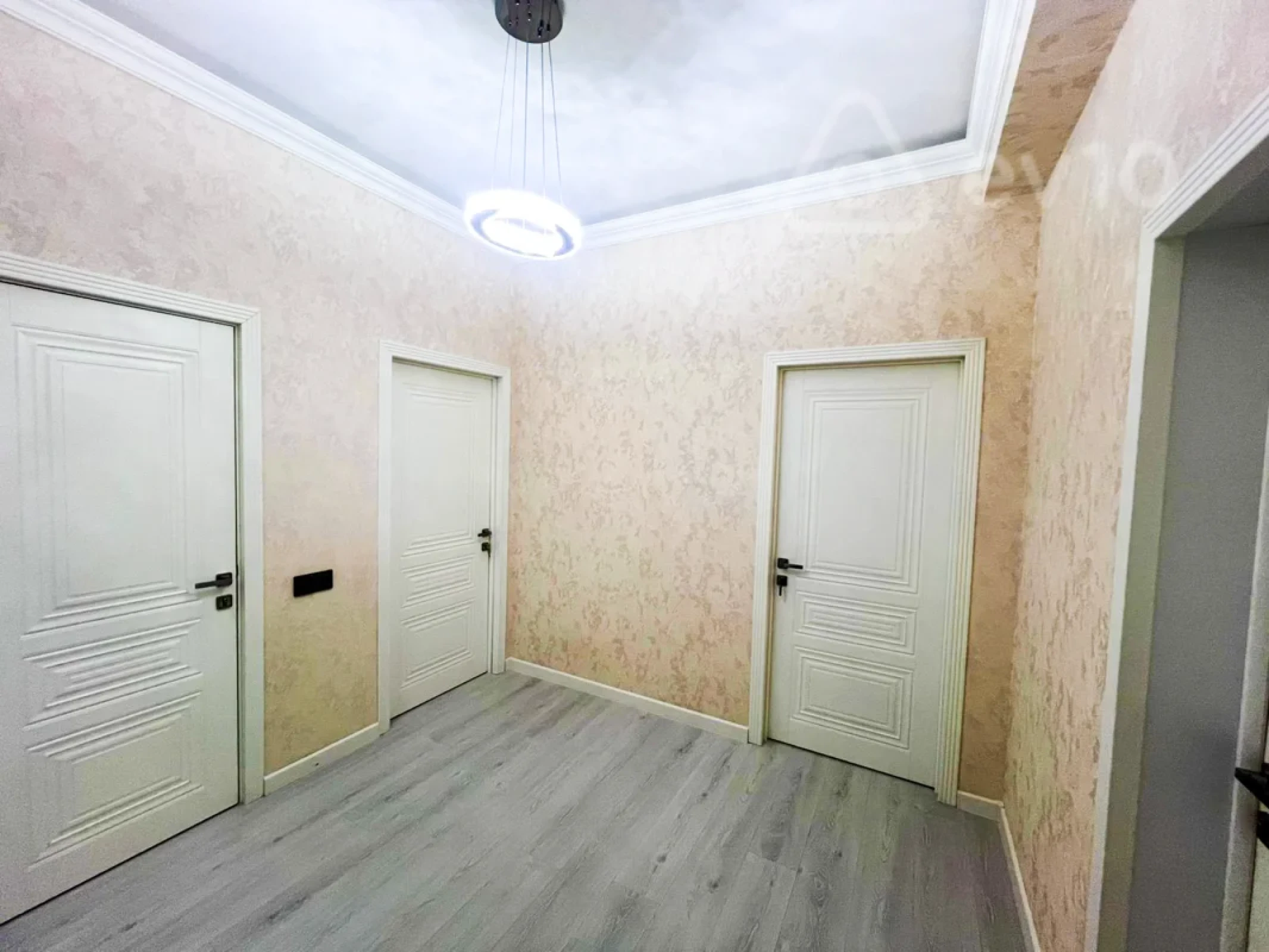 Kirayə verilir 2 otaqlı yeni tikili 75 m²