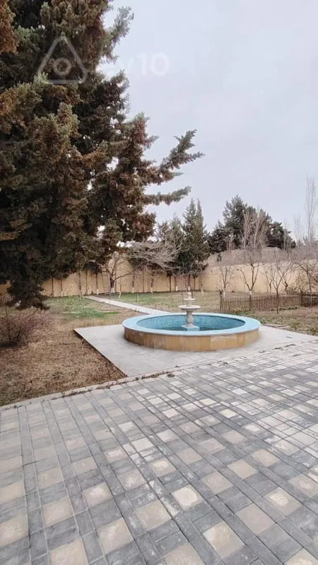 Satılır 5 otaqlı həyət evi 180 m²