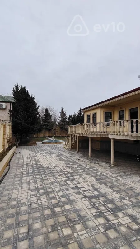 Satılır 5 otaqlı həyət evi 180 m²