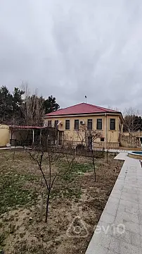 Satılır 5 otaqlı həyət evi 180 m²