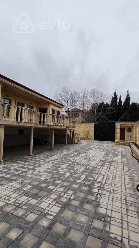 Satılır 5 otaqlı həyət evi 180 m²