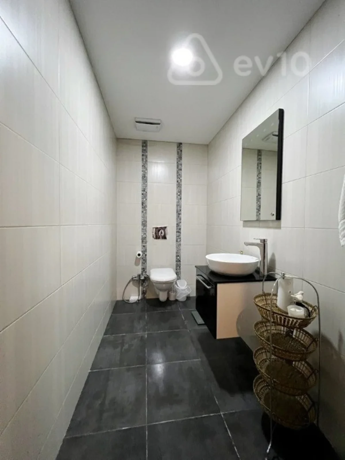 Kirayə verilir 4 otaqlı yeni tikili 220 m²