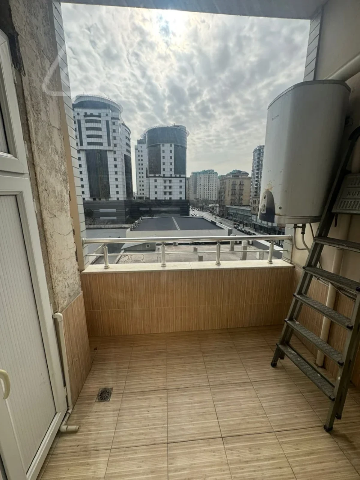 Satılır 3 otaqlı yeni tikili 171 m²