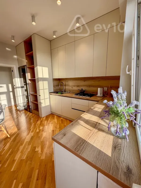 Satılır 2 otaqlı yeni tikili 90 m²