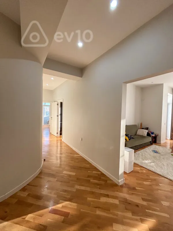 Satılır 2 otaqlı yeni tikili 90 m²