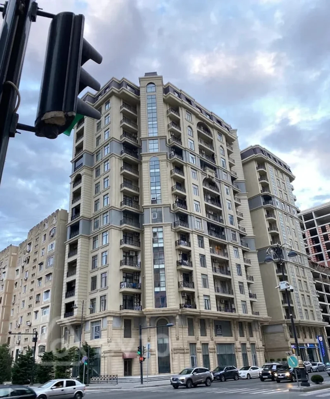 Satılır 2 otaqlı yeni tikili 64 m²