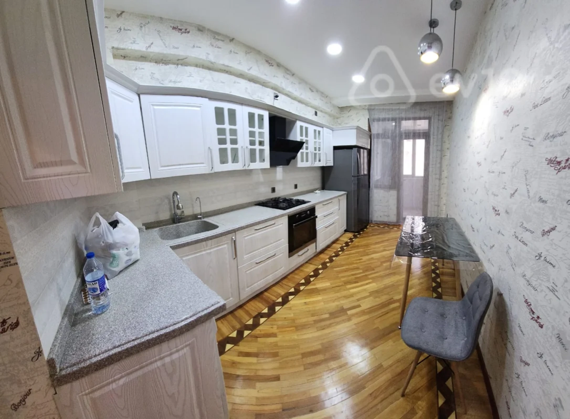 Kirayə verilir 2 otaqlı yeni tikili 95 m²