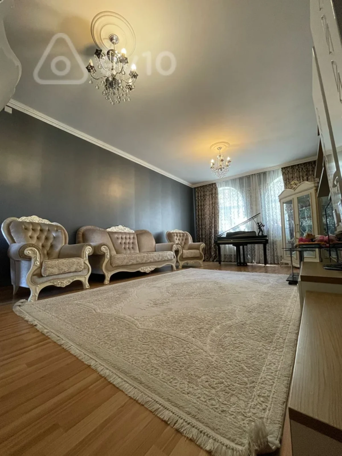 Satılır 6 otaqlı həyət evi 240 m²