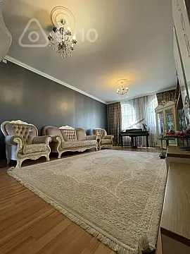 Satılır 6 otaqlı həyət evi 240 m²