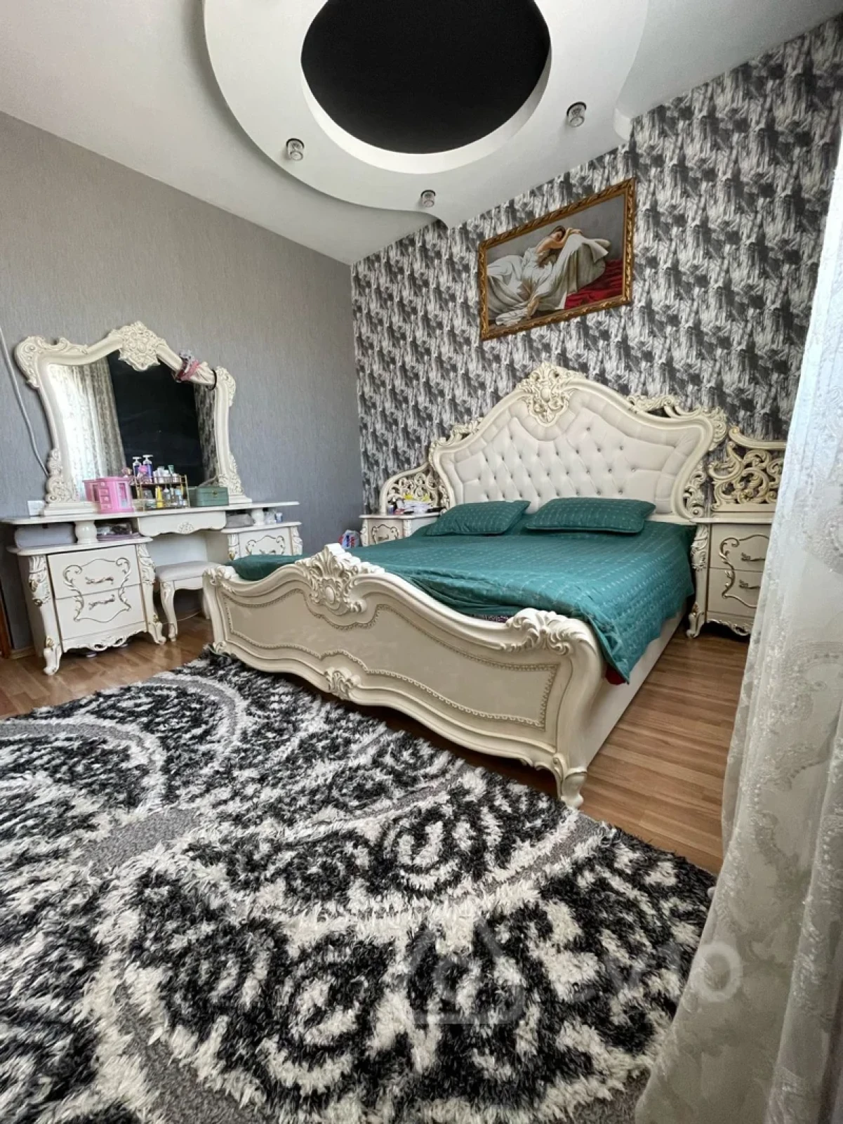 Satılır 6 otaqlı həyət evi 240 m²