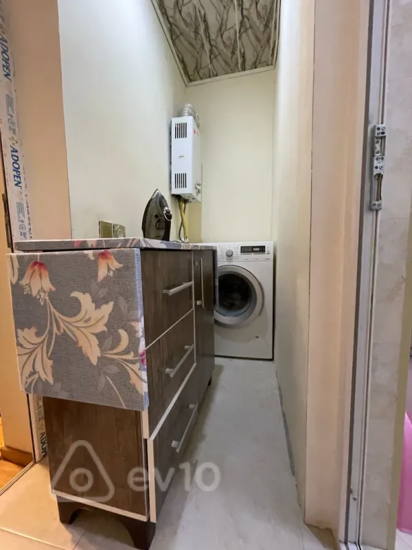 Satılır 6 otaqlı həyət evi 240 m²