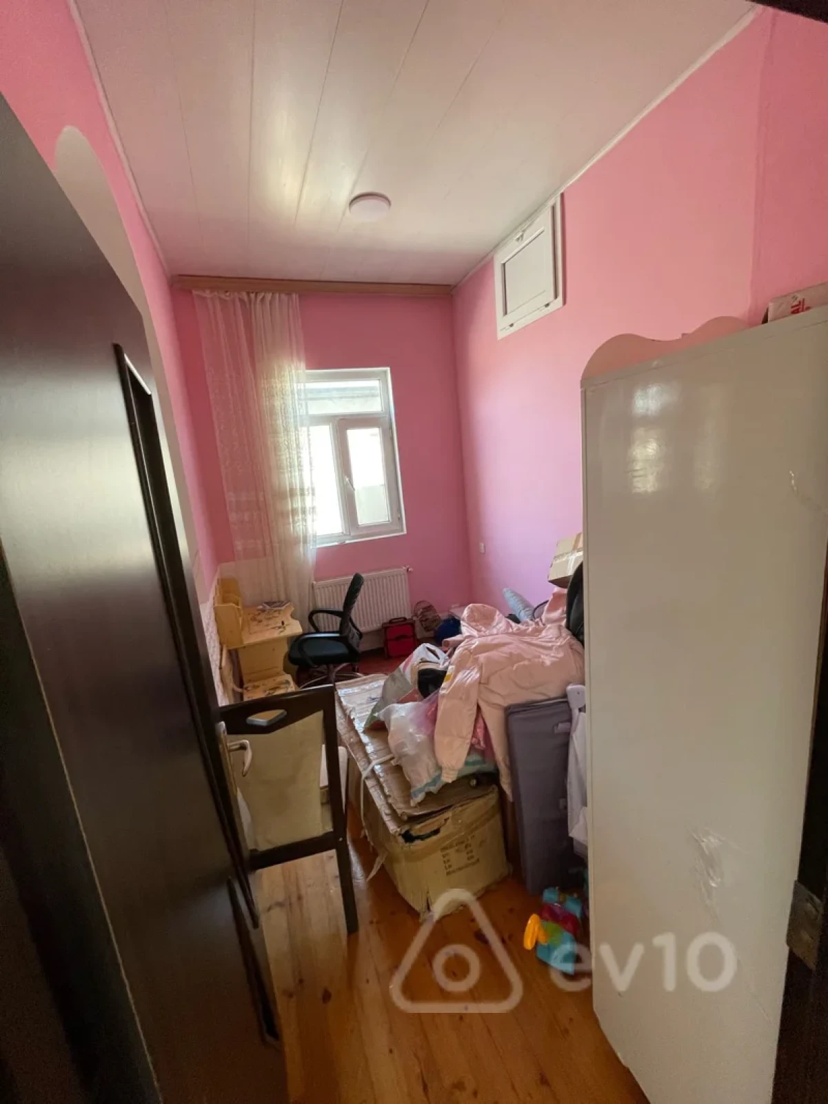 Satılır 6 otaqlı həyət evi 240 m²