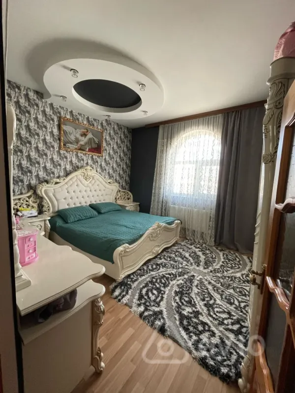 Satılır 6 otaqlı həyət evi 240 m²