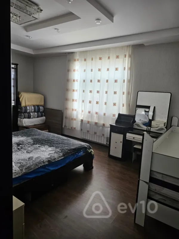 Satılır 4 otaqlı həyət evi 150 m²