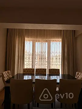 Kirayə verilir 3 otaqlı yeni tikili 155 m²