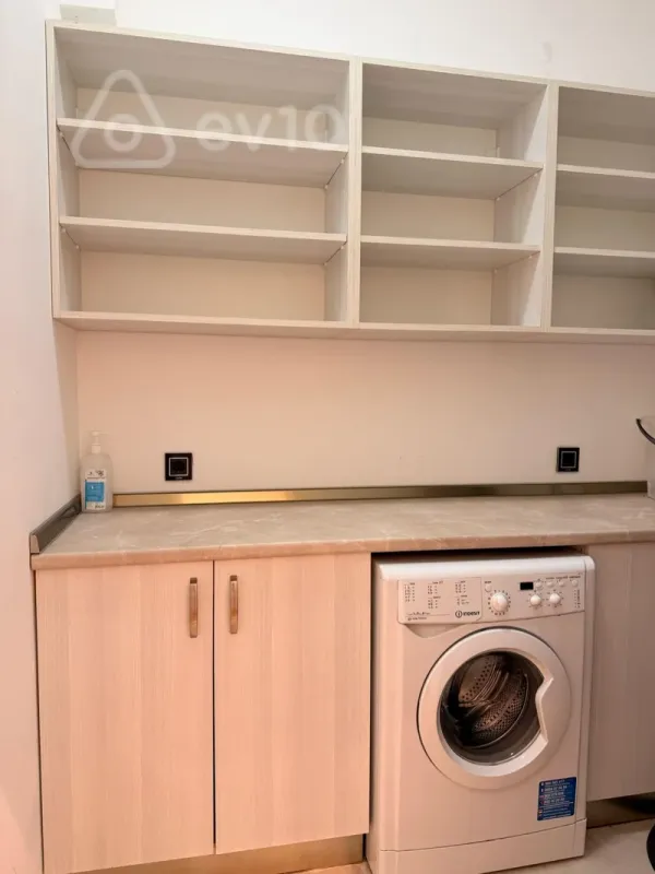 Kirayə verilir 3 otaqlı yeni tikili 155 m²