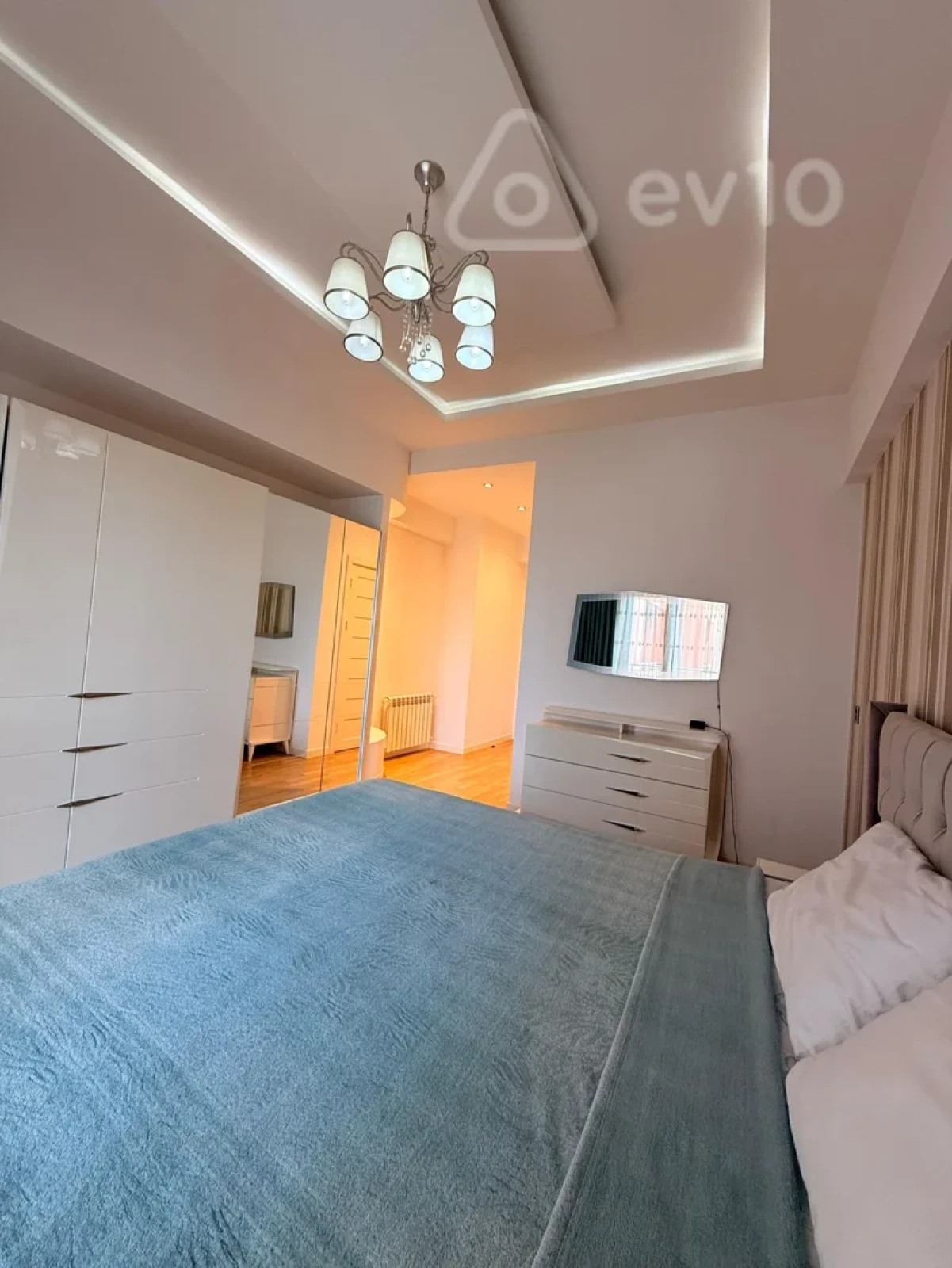 Kirayə verilir 3 otaqlı yeni tikili 155 m²