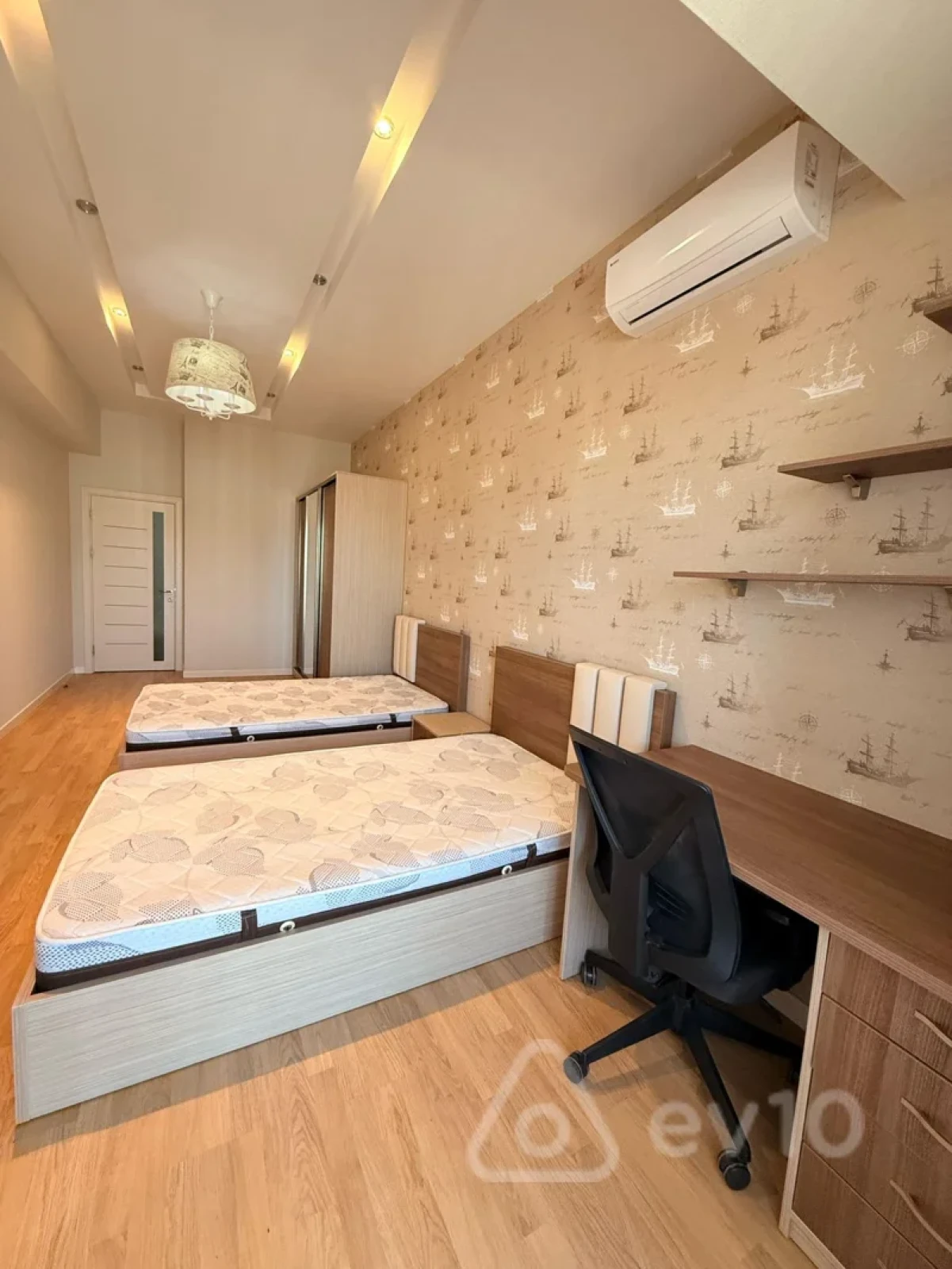 Kirayə verilir 3 otaqlı yeni tikili 155 m²