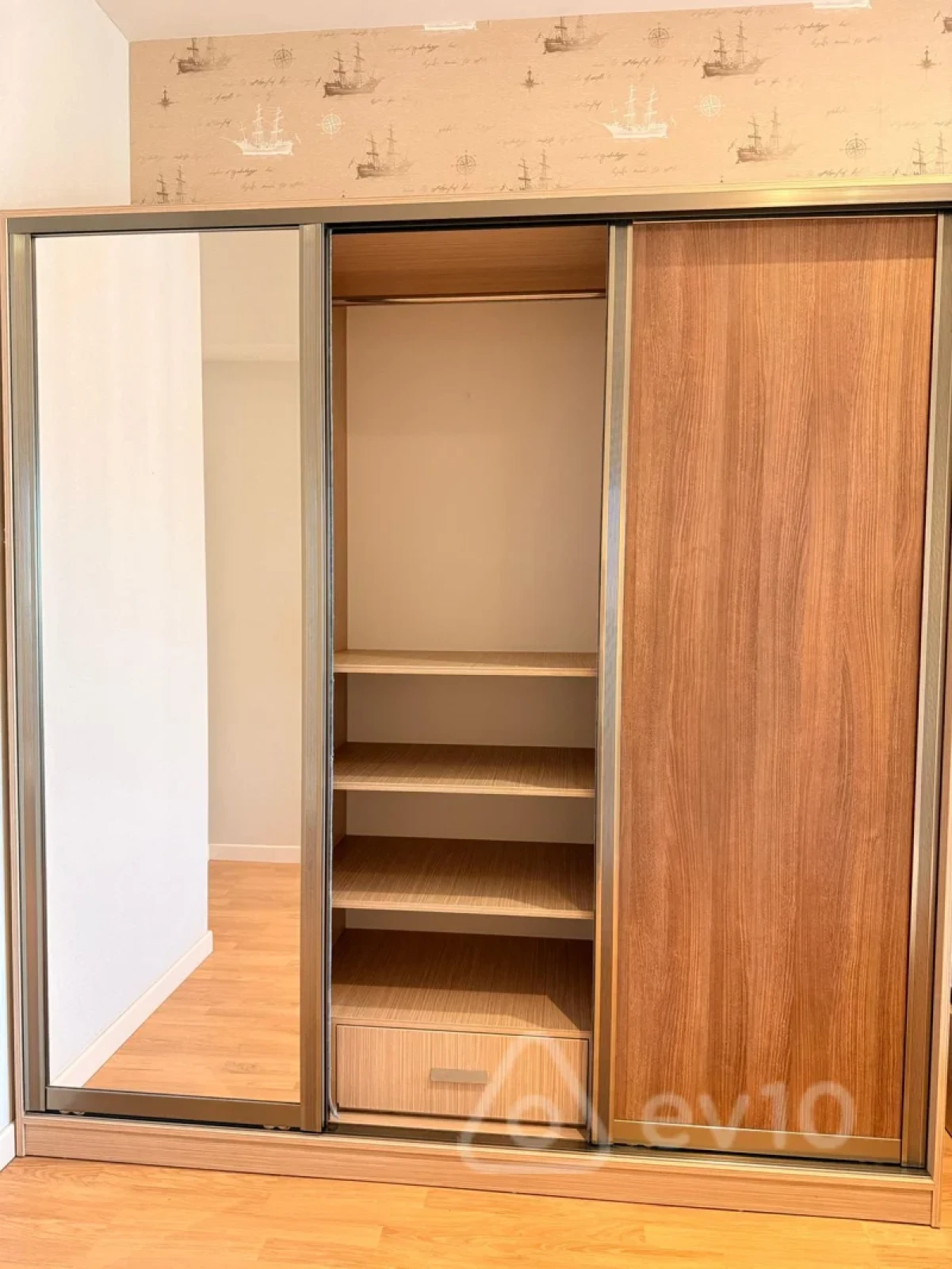 Kirayə verilir 3 otaqlı yeni tikili 155 m²