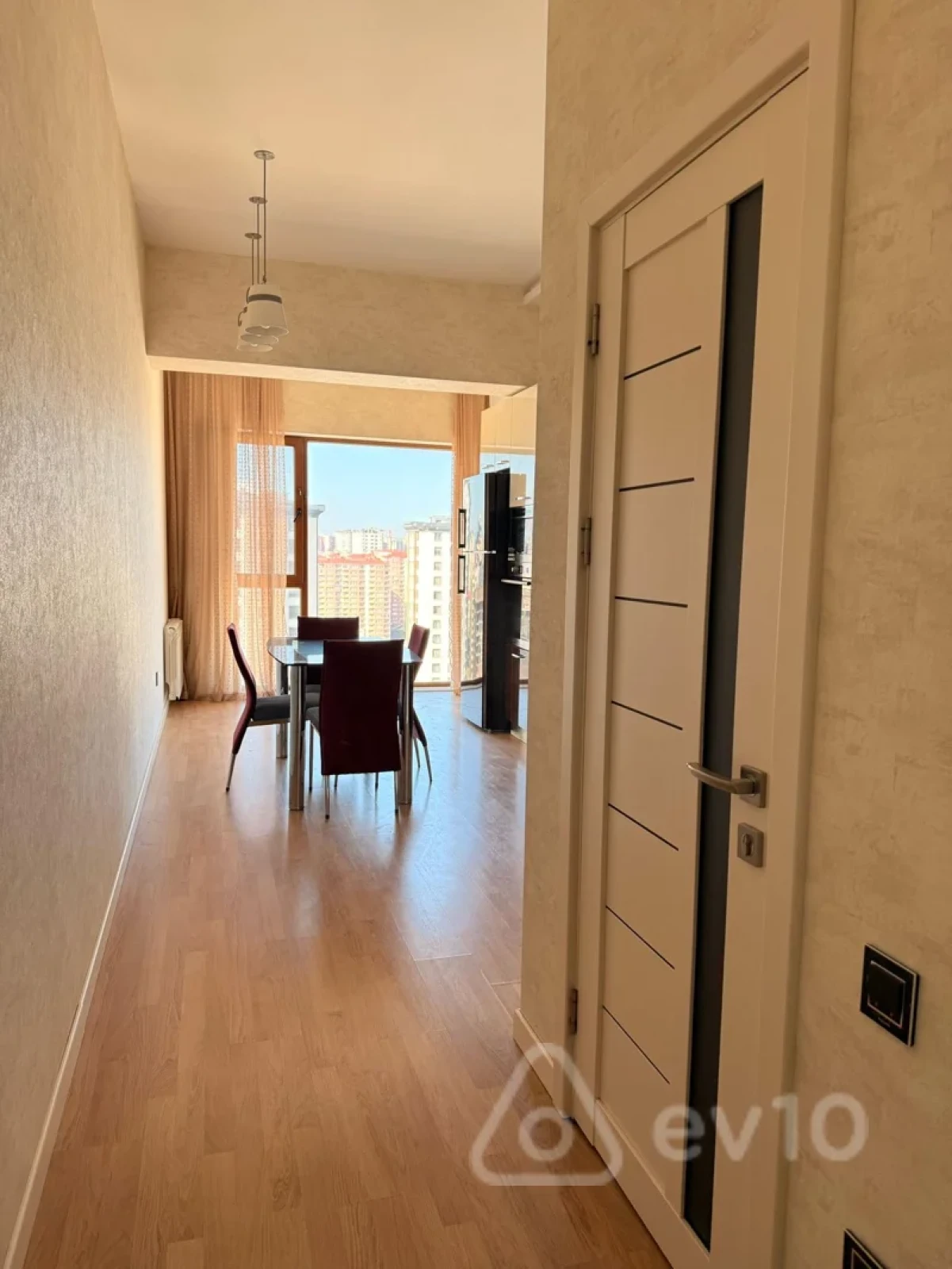 Kirayə verilir 3 otaqlı yeni tikili 155 m²