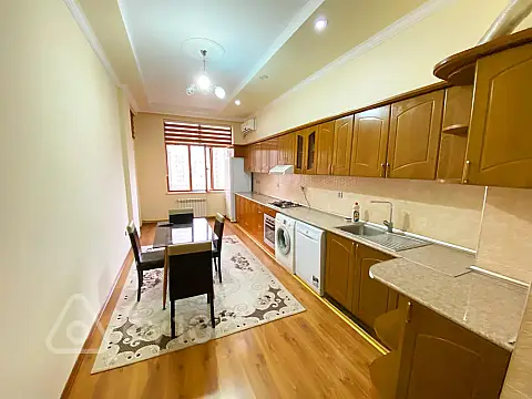 Kirayə verilir 4 otaqlı yeni tikili 190 m² — Bakı, Nəsimi 4 otaq 190.00 m²