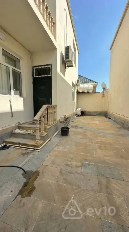 Satılır 4 otaqlı həyət evi 100 m²