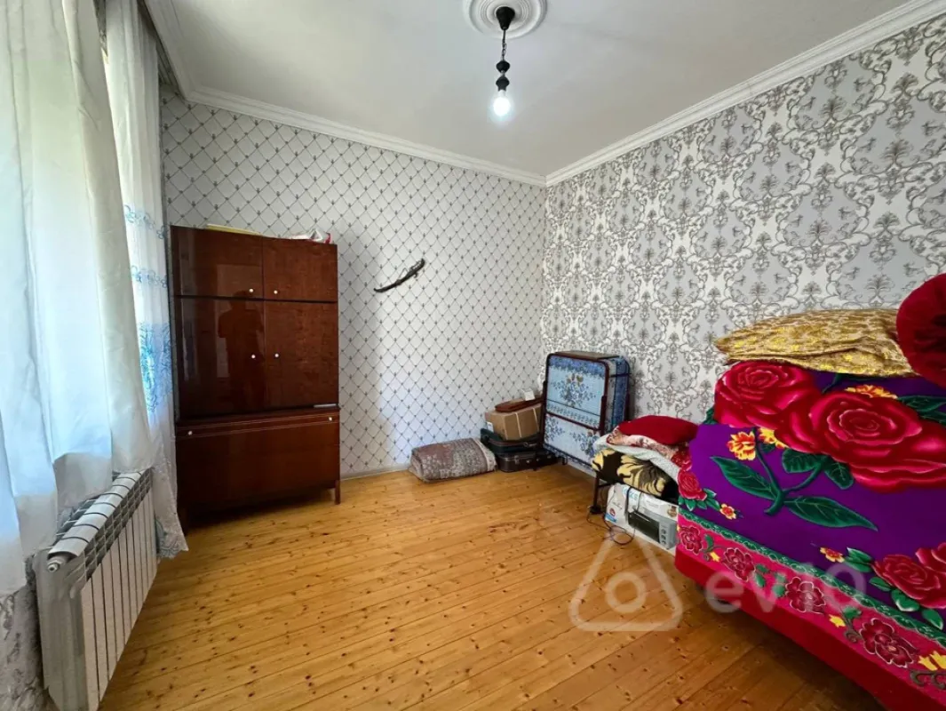 Satılır 4 otaqlı həyət evi 100 m²