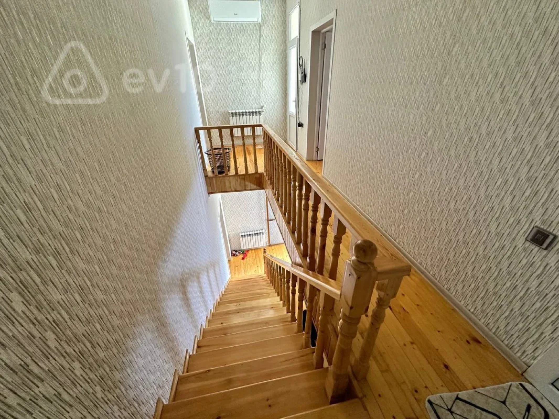Satılır 4 otaqlı həyət evi 100 m²