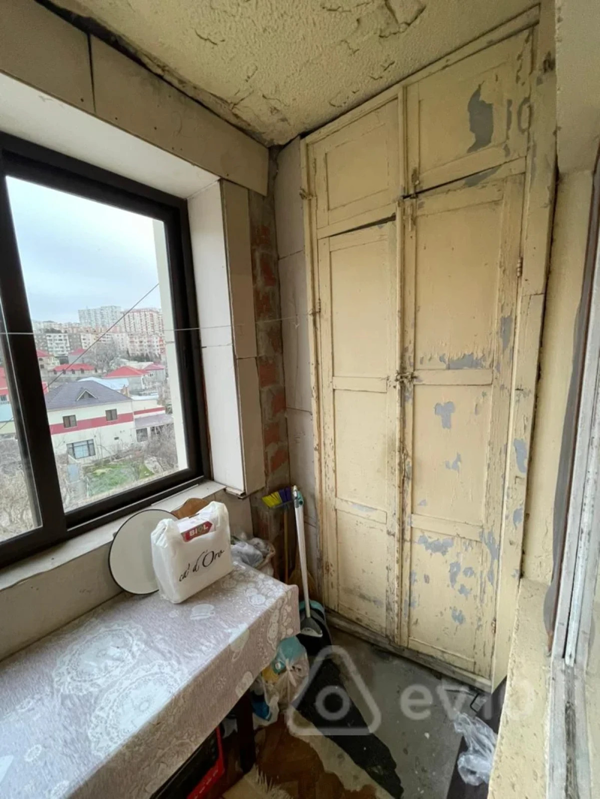 Satılır 1 otaqlı köhnə tikili 45 m²