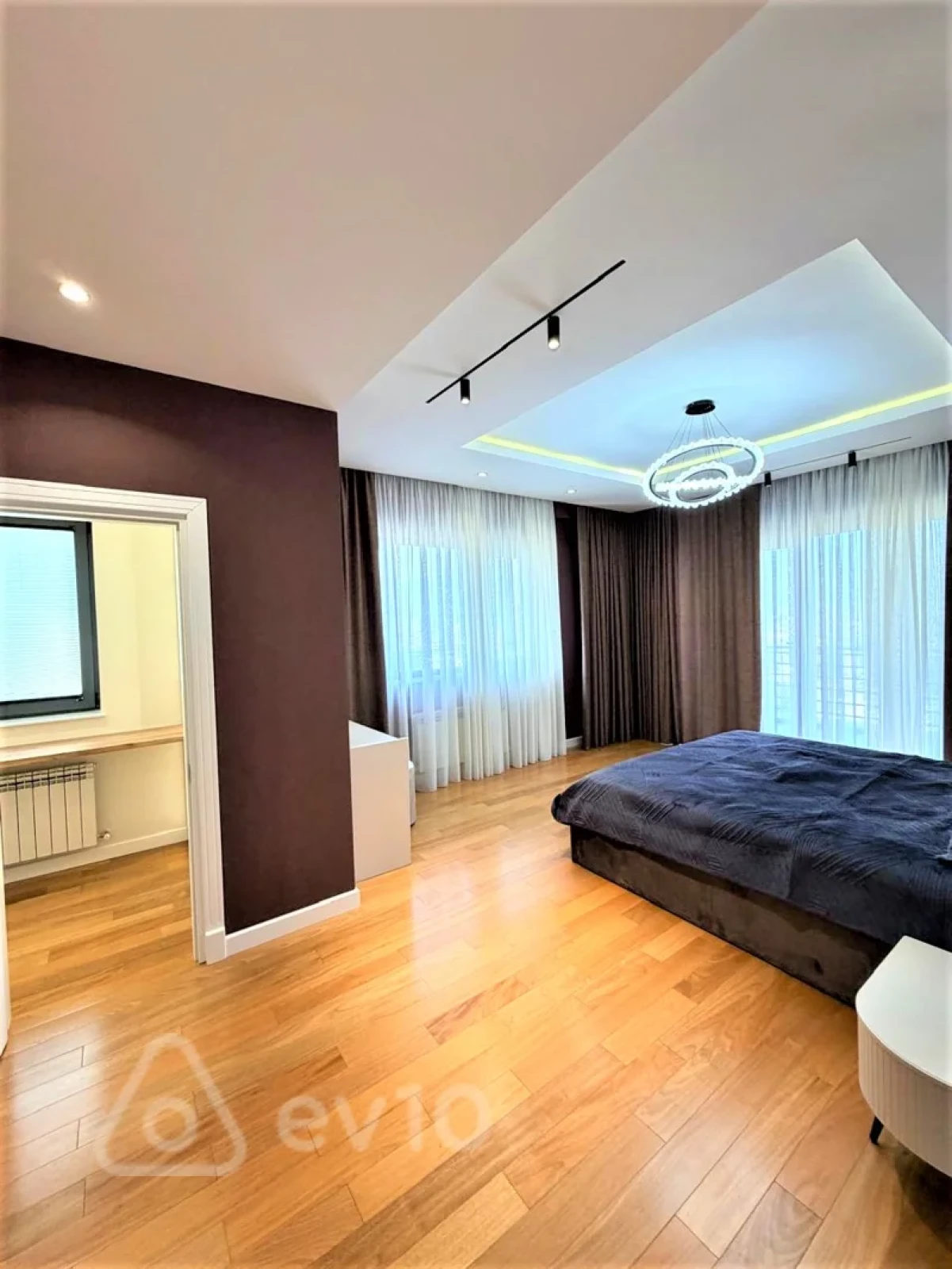 Kirayə verilir 4 otaqlı yeni tikili 250 m²