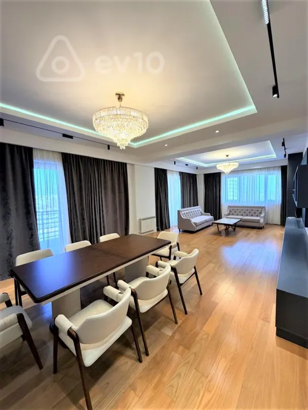 Kirayə verilir 4 otaqlı yeni tikili 250 m²