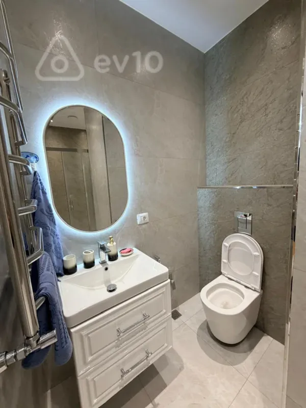 Kirayə verilir 4 otaqlı yeni tikili 250 m²