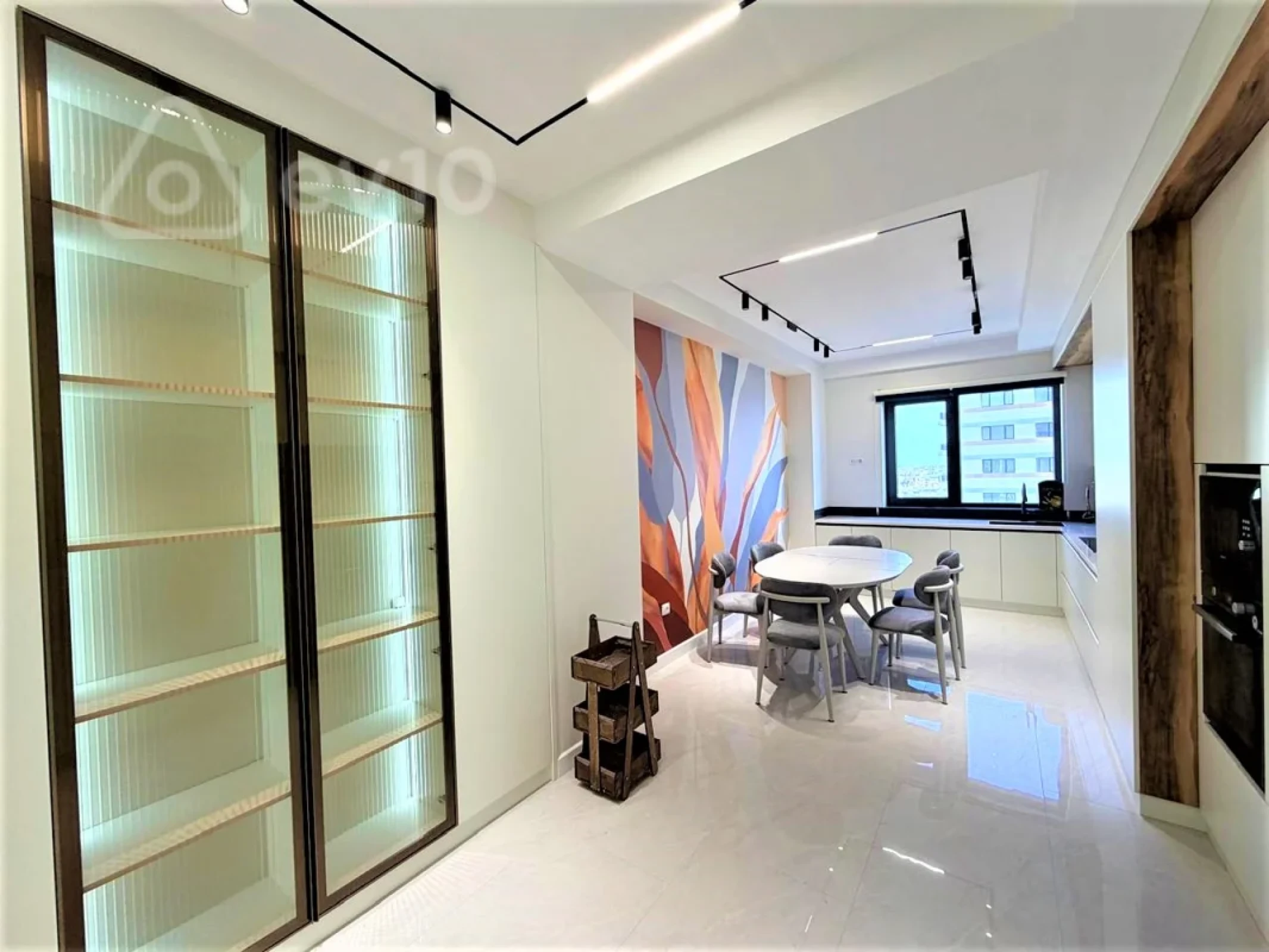 Kirayə verilir 4 otaqlı yeni tikili 250 m²