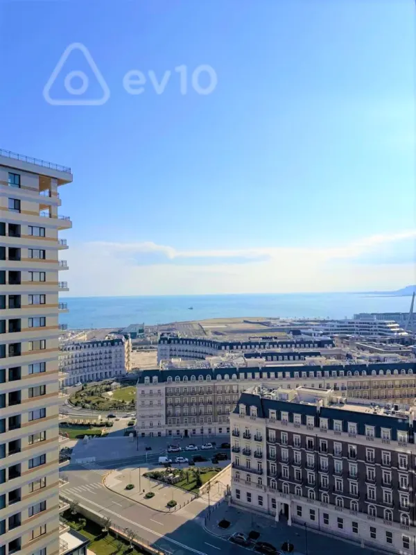 Kirayə verilir 4 otaqlı yeni tikili 250 m²