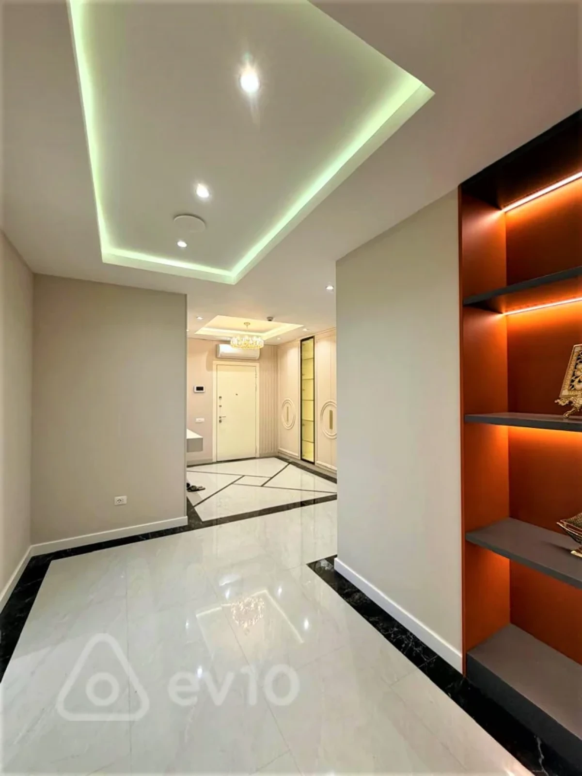 Kirayə verilir 4 otaqlı yeni tikili 250 m²