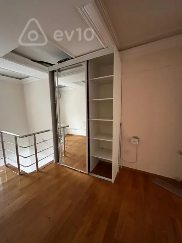 Kirayə verilir mənzil 115 m²
