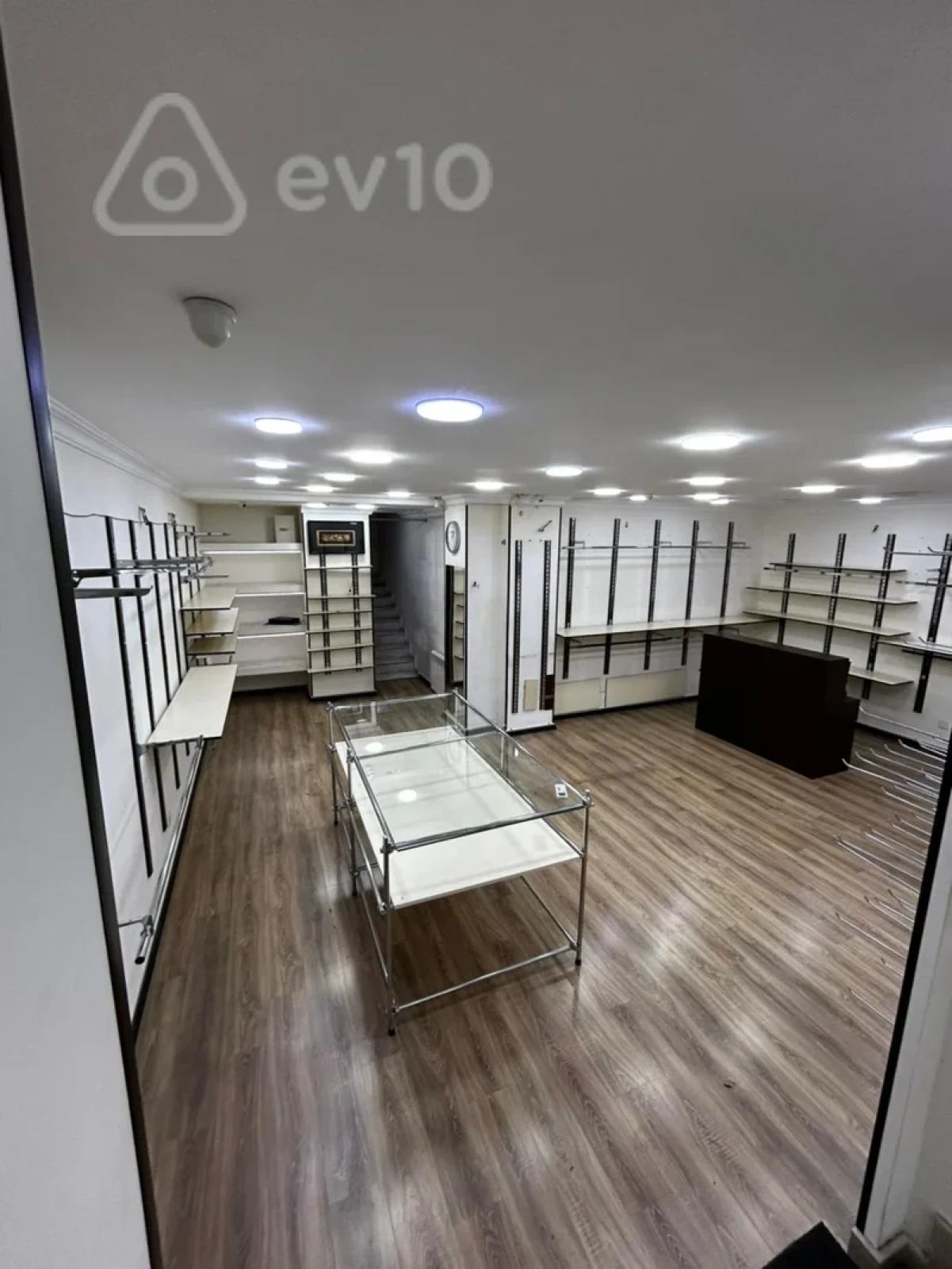 Kirayə verilir mənzil 115 m²