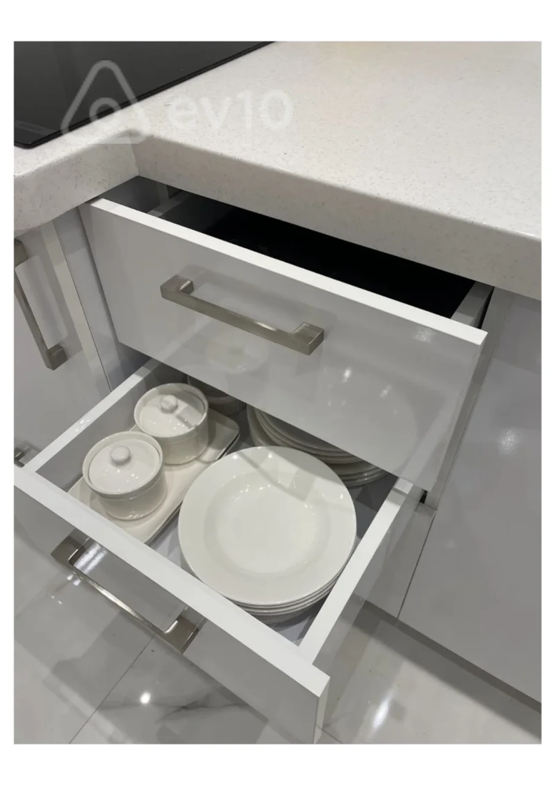 Kirayə verilir 2 otaqlı yeni tikili 70 m²