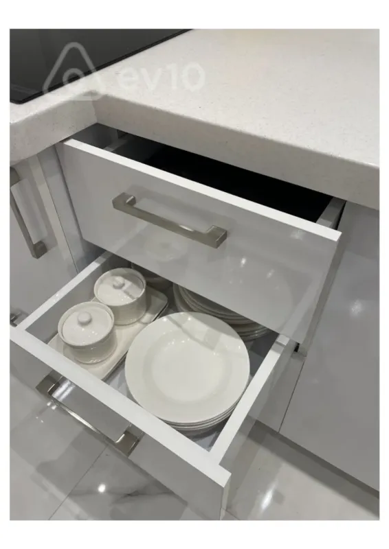 Kirayə verilir 2 otaqlı yeni tikili 70 m²