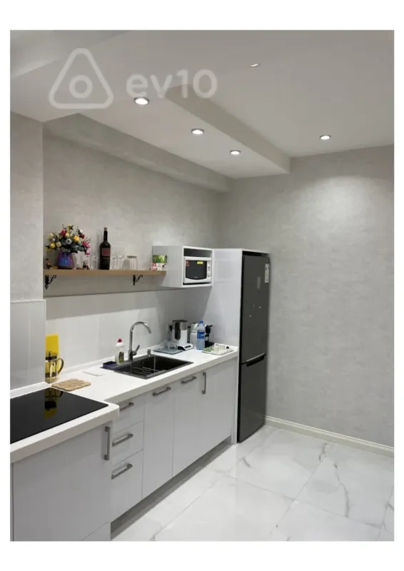 Kirayə verilir 2 otaqlı yeni tikili 70 m²