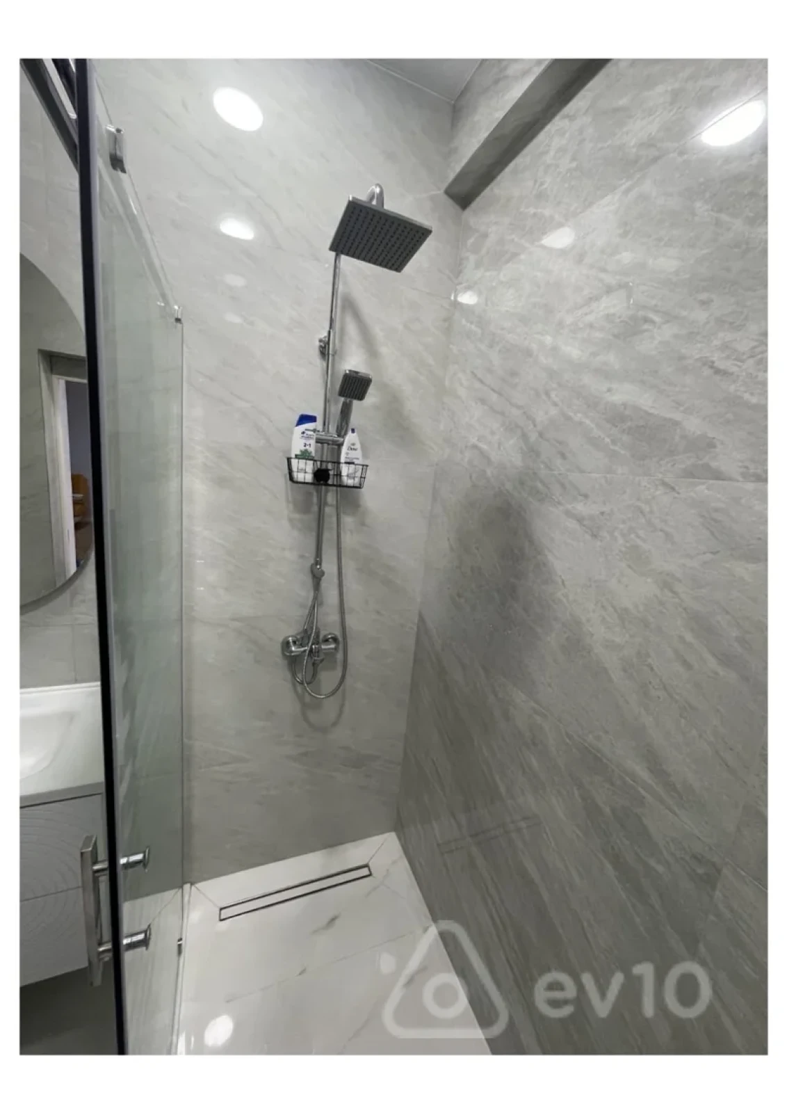 Kirayə verilir 2 otaqlı yeni tikili 70 m²