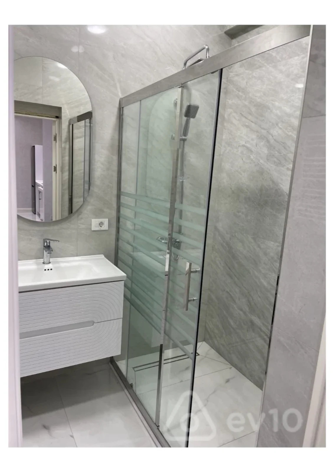 Kirayə verilir 2 otaqlı yeni tikili 70 m²