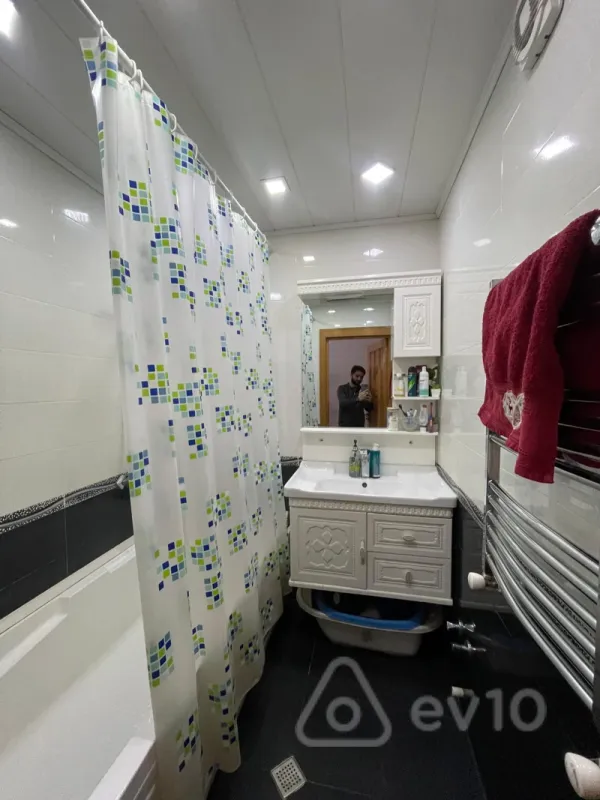 Satılır 2 otaqlı yeni tikili 84 m²