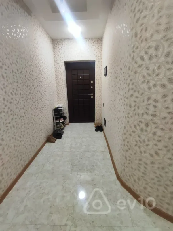 Satılır 2 otaqlı yeni tikili 70 m²