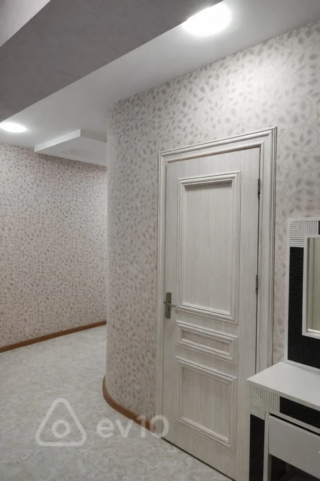 Satılır 2 otaqlı yeni tikili 70 m²