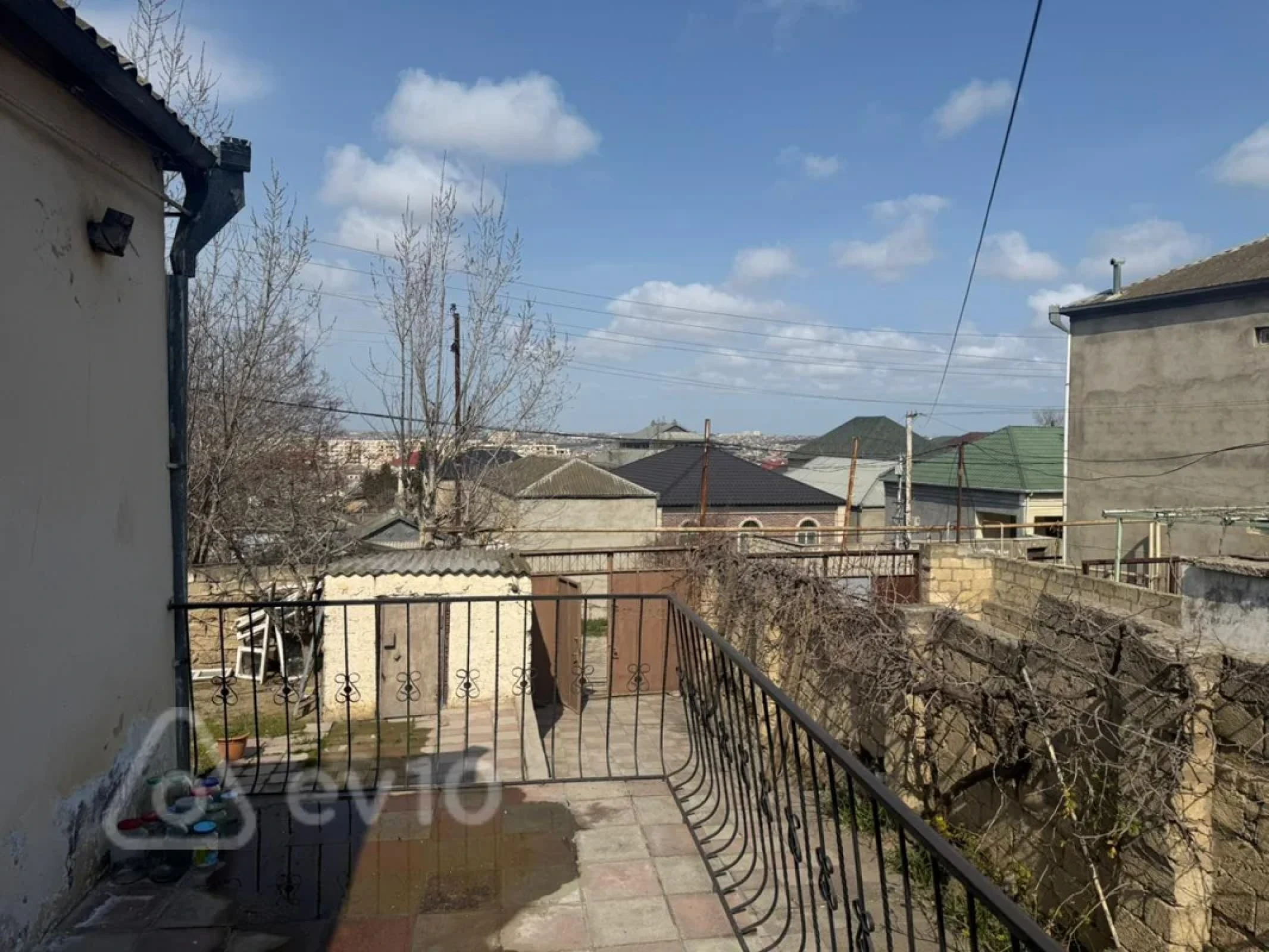 Satılır 4 otaqlı həyət evi 110 m²