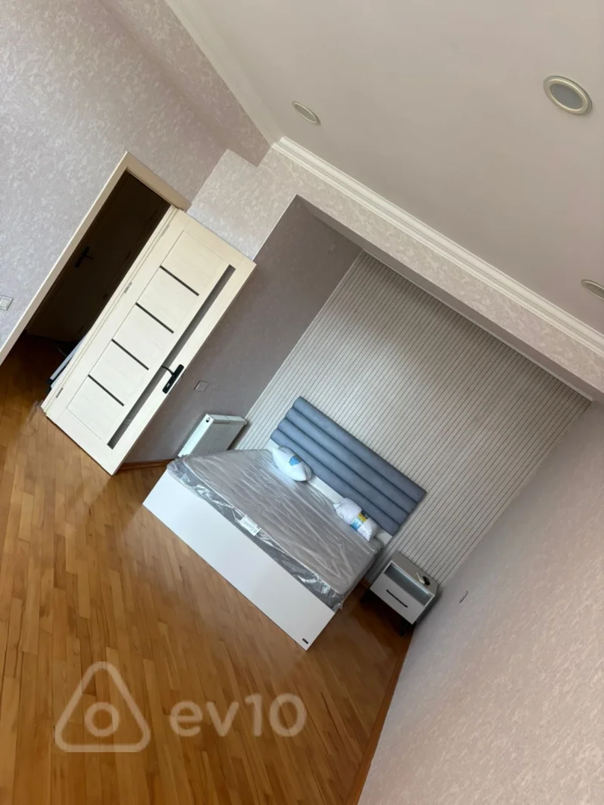 Kirayə verilir 2 otaqlı yeni tikili 75 m²