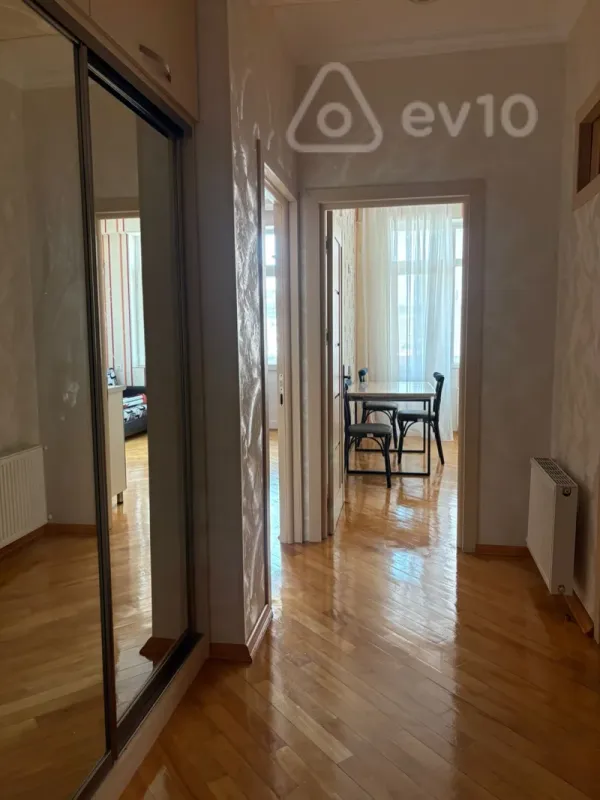 Kirayə verilir 2 otaqlı yeni tikili 75 m²